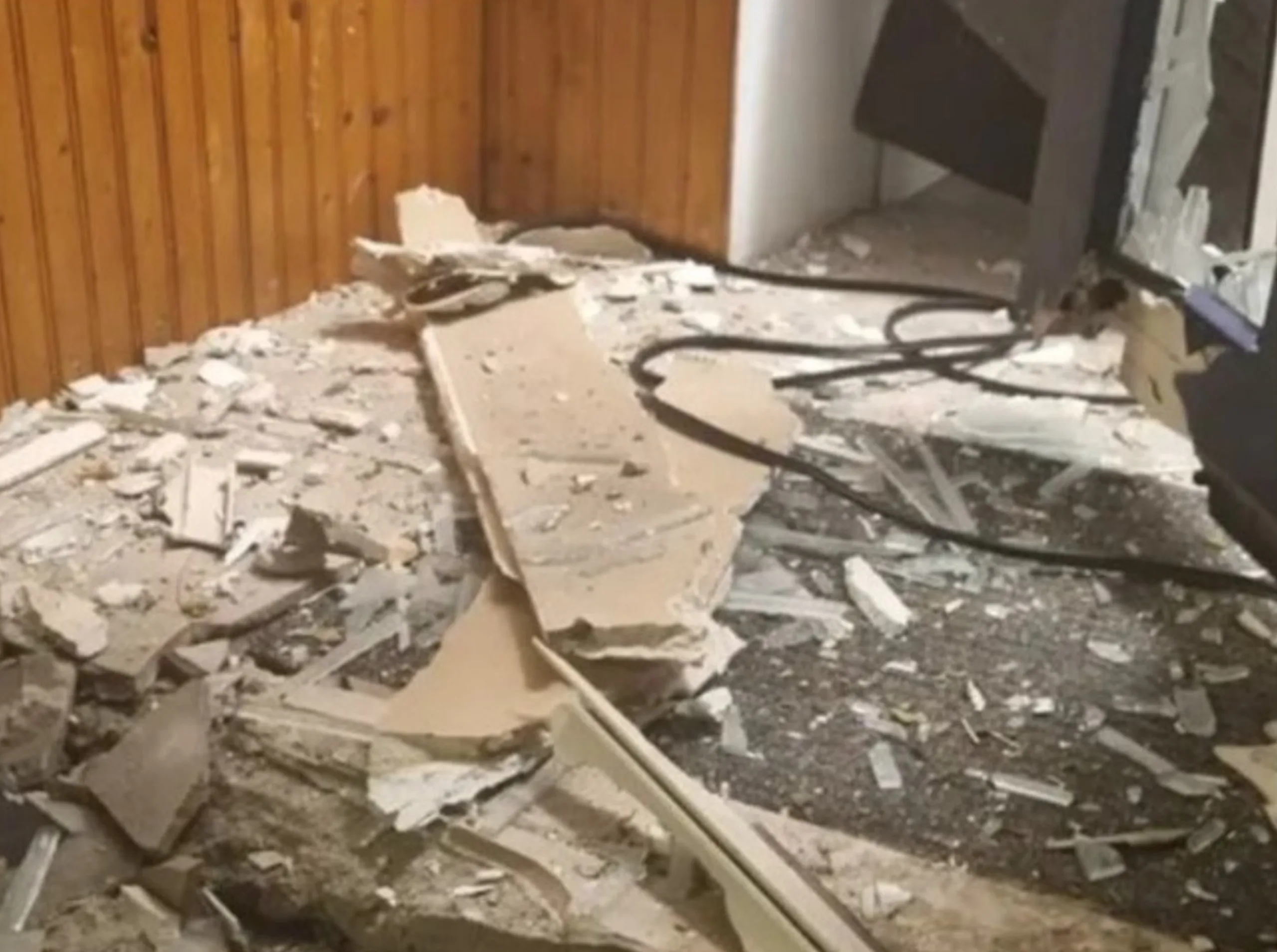 schade in de hal aan de leeksterschans