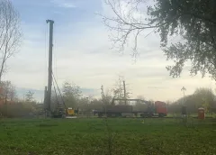 Werk gestart aan nieuwe antennemast bij Reinesteijnseweg in Galecop