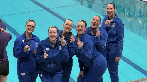 Aquarijn Synchroonzwemmen viert 25-jarig jubileum met feestelijke Wintershow in Merwestein