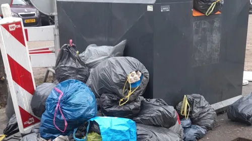 Dukatenburg in de knoop: onveilige platen, afval en frustratie