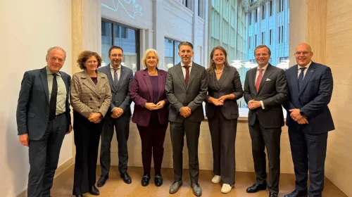 Burgemeester Marijke van Beukering aan tafel bij minister over verward gedrag