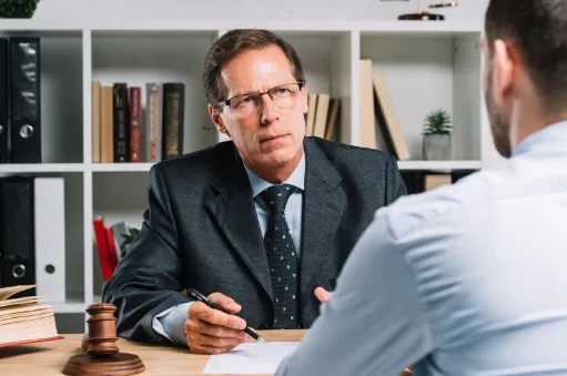 boekhouder aan bureau