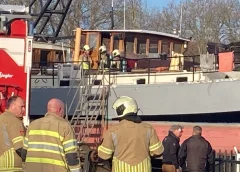 Brandweer redt hond en kat bij brand op Museumwerf