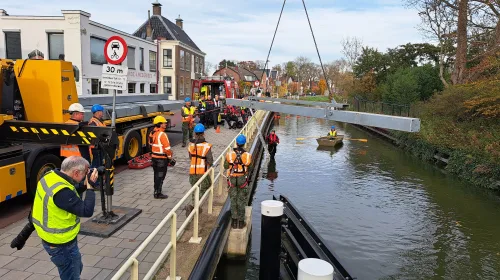 Militairen en waterbeheerders oefenen ‘Wolkbreuk’ bij Doorslagsluis