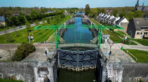 Koninginnensluis gaat 14 juli open, tijdelijke Emmabrug verdwijnt al eerder