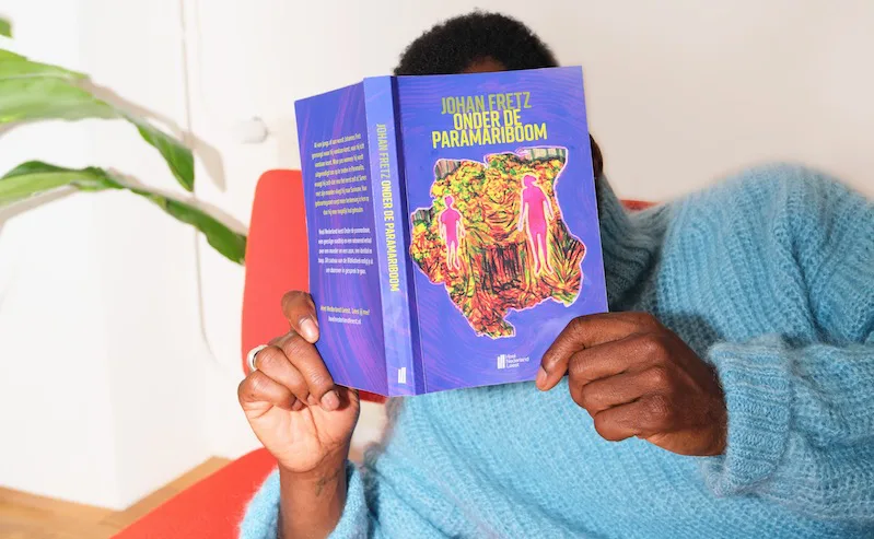 Open leesclub over Onder de Paramariboom in de Bibliotheek Nieuwegein