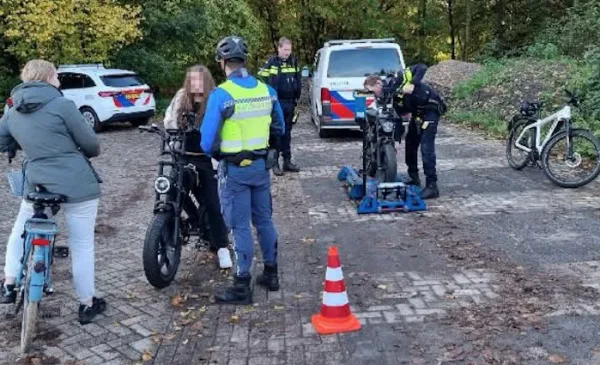 Politie pakt 30 verkeersovertreders in paar uur tijd in Nieuwegein