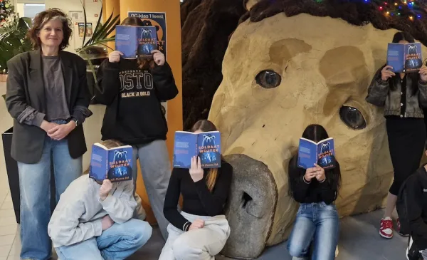 Kinderboekenschrijfster Bibi Dumon Tak op Oosterlicht