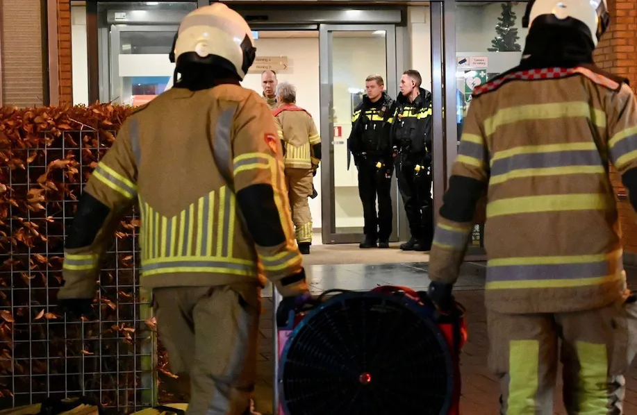 Rook in kamer bij zorgcentrum De Geinsche Hof, brand snel onder controle
