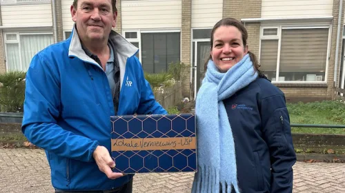 Lokale Vernieuwing en VSP reiken kerstpakketten uit, en bouwen ondertussen aan één gezamenlijke koers richting verkiezingen