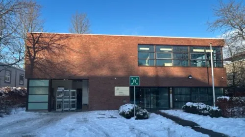 Nieuwe opvang klaar, doorstroom naar woningen blijft haperen