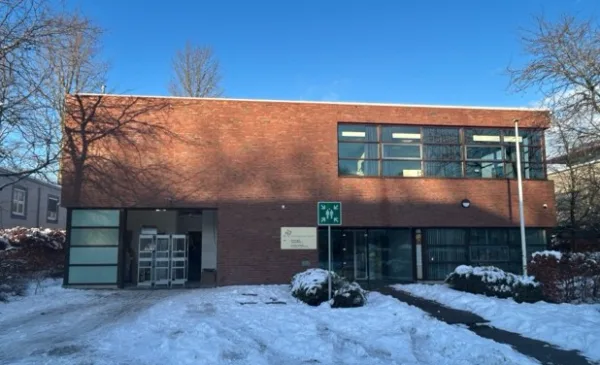 Nieuwe opvang klaar, doorstroom naar woningen blijft haperen