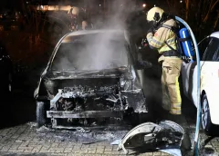 Autobrand op het Wenckebachplantsoen, oorzaak nog onduidelijk
