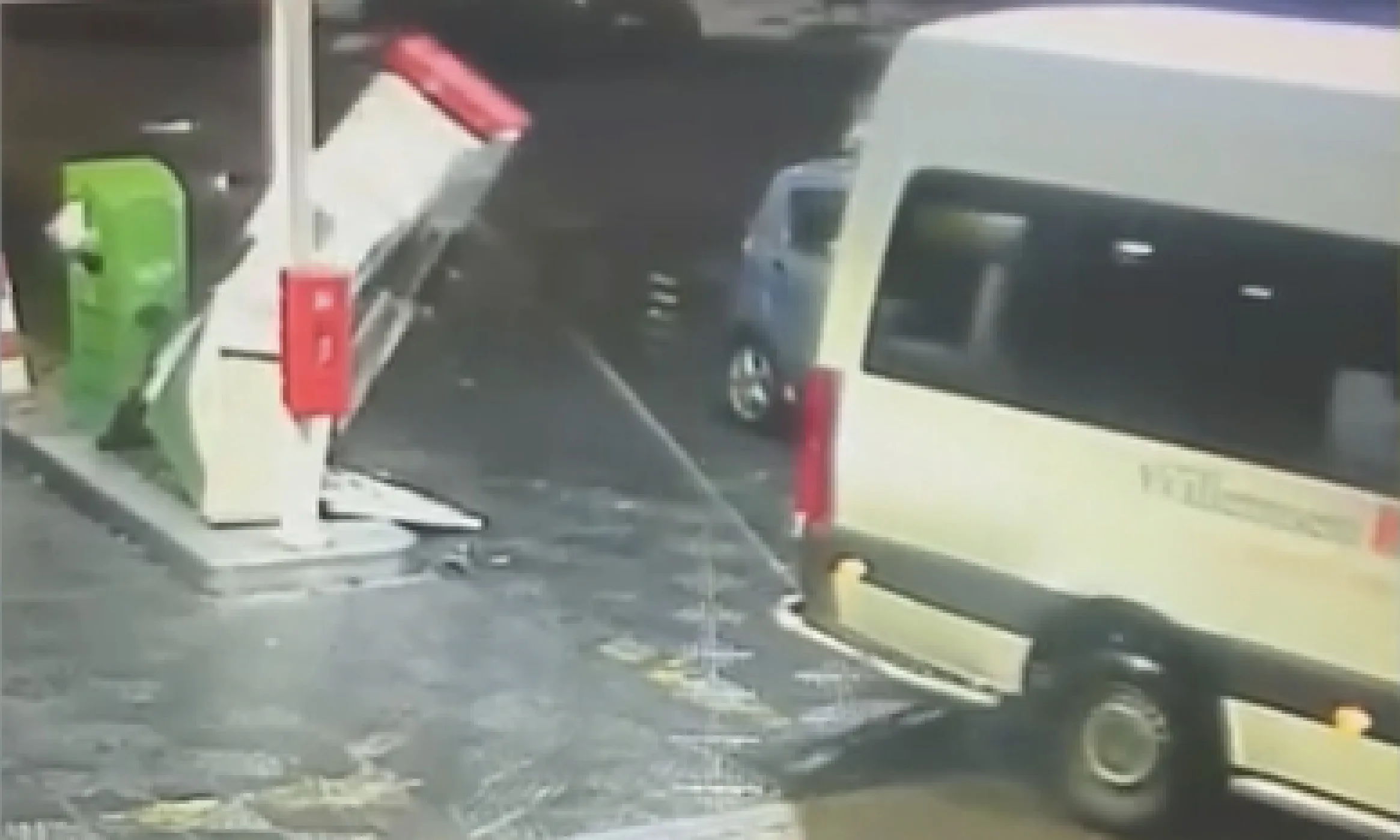 Slang in tank busje Willemsen De Koning