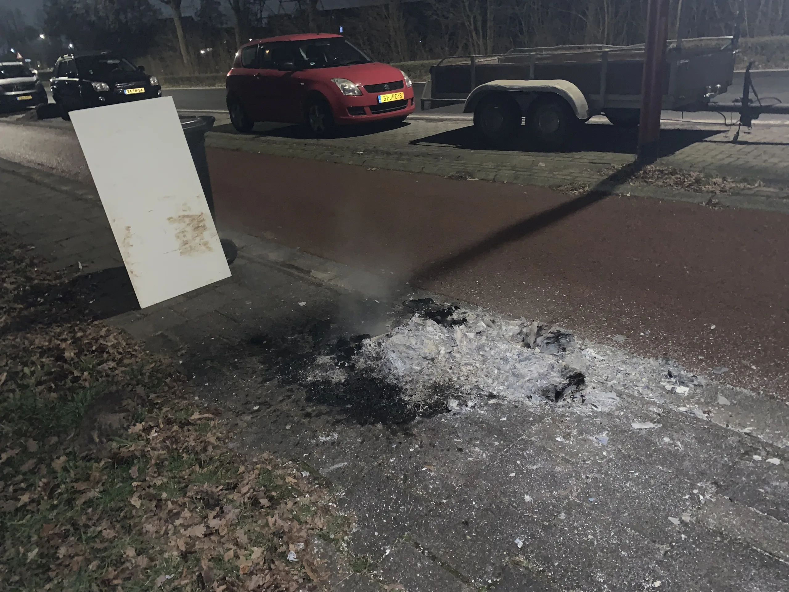 Foto van de week papiercontainer afgebrand