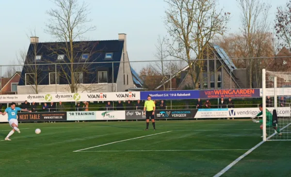 Schuin schiet Parkhout langs Montfoort in cruciaal duel na winterstop: 1 – 2