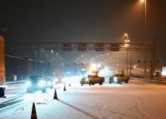 Truck dwars op de A2 bij Nieuwegein Zuid, één rijstrook open, spits compleet vast