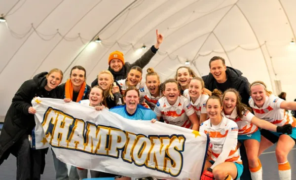 Mixed Hockey Club Nieuwegein (MHCN) grijpt titel in zinderend slotweekend