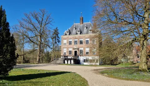 IVN neemt Nieuwegeiners mee langs stinzenpracht op Landgoed Oudegein