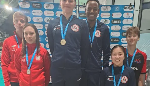 ‘Nieuwegeinse duikshow in Eindhoven, goud, goud en nog eens goud’