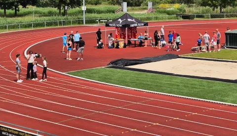 Van bank naar 5 kilometer, Atverni daagt Nieuwegein uit