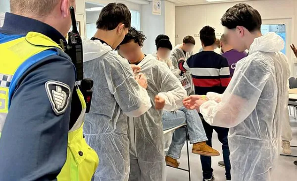 Van Galecop naar het Oosterlicht, Hunted verovert nu ook de klas