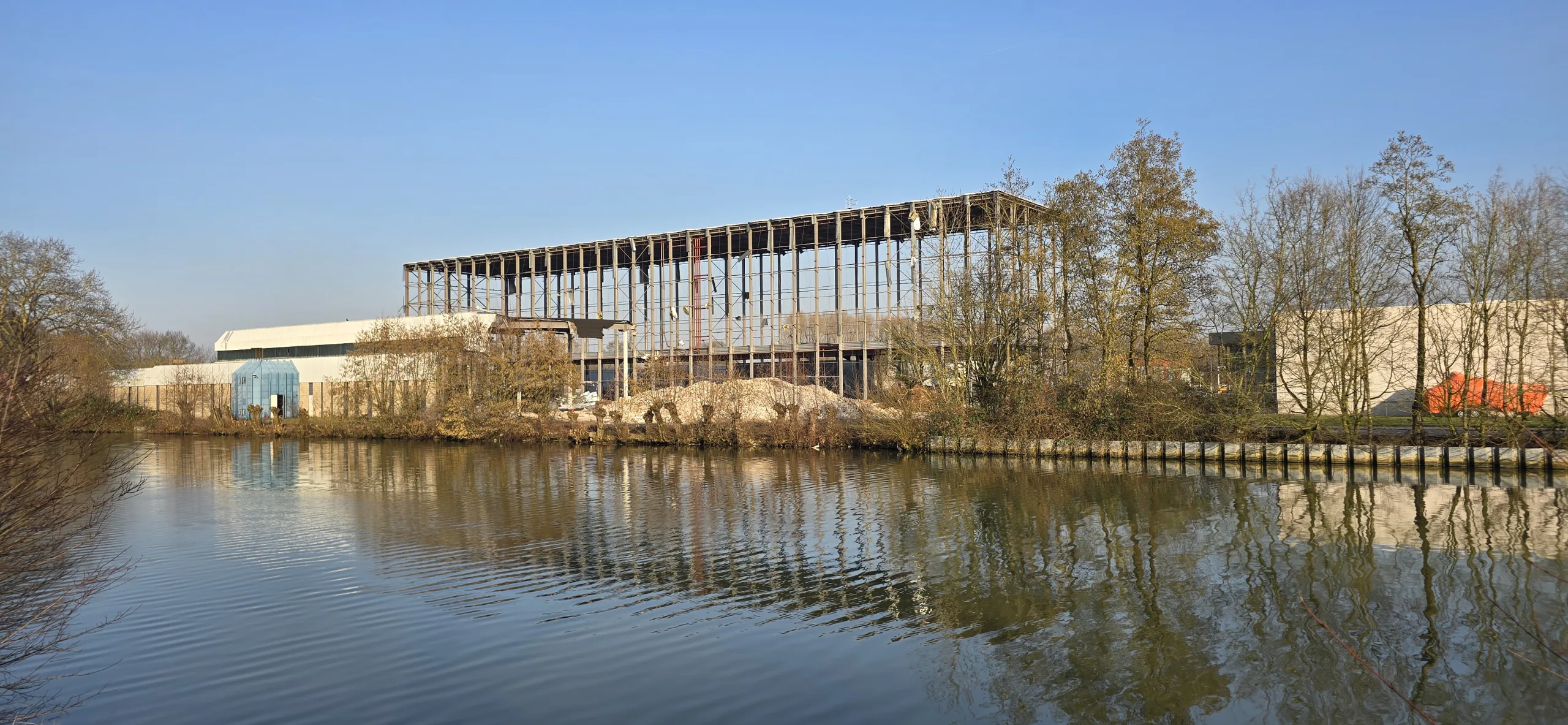 sloop gebouw active ants