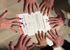 Lokale Vernieuwing-VSP ondertekent Orange the World-stembusverklaring op Internationale Vrouwendag