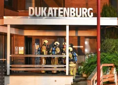 Brand in leegstaand kantoorpand aan Dukatenburg, politie onderzoekt mogelijke brandstichting