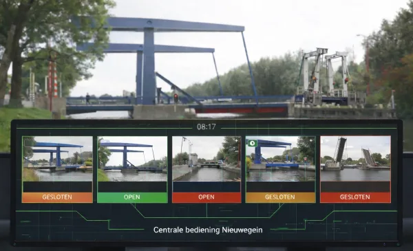 Brugwachters verdwijnen, schermen nemen het over
