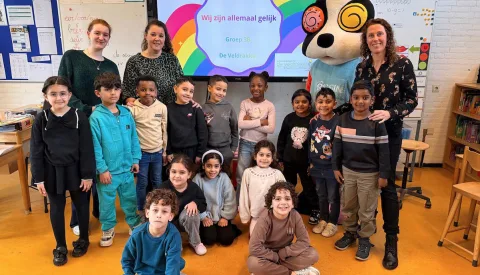 Groep 3B van De Veldrakker wint challenge over gelijkwaardigheid