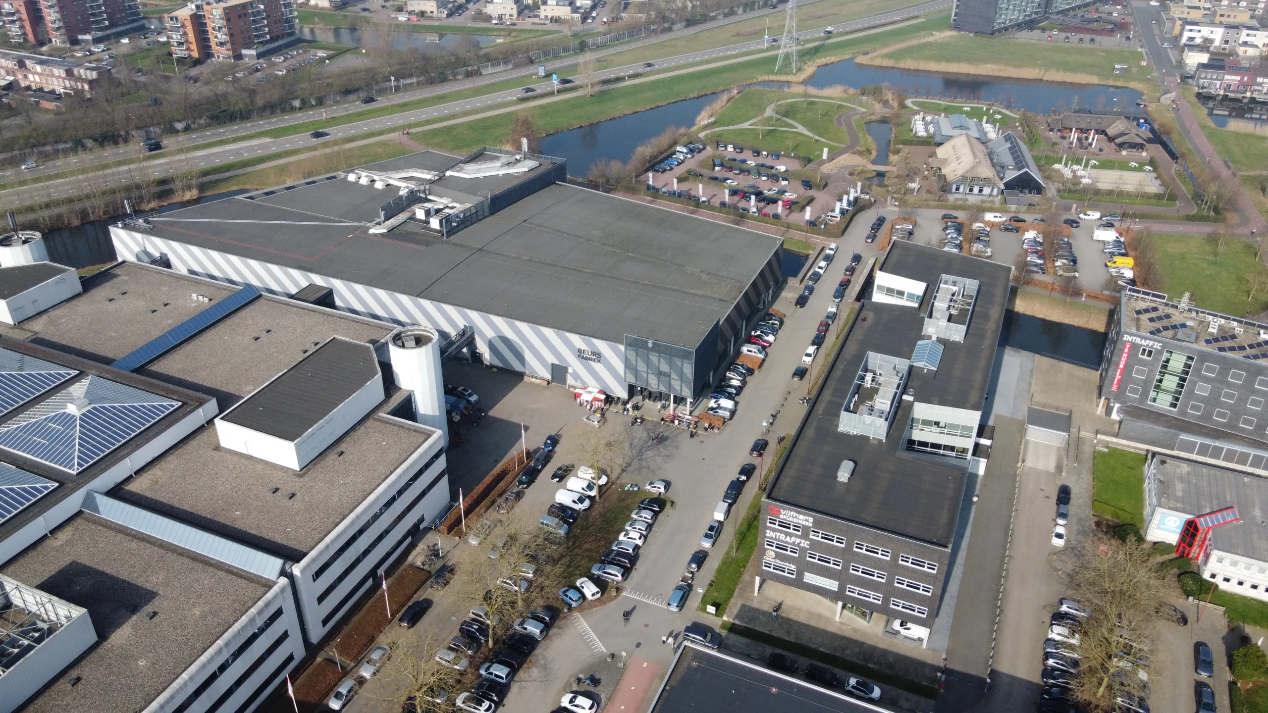 Luchtfoto blokhoeve gebied beursfabriek