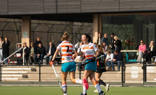 Nieuwegein Dames 1 maakt gehakt van Goirle, 8-1 en nog altijd ruim aan kop
