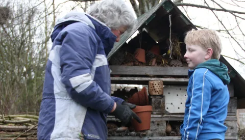 Ruim 300 vrijwilligers in Nieuwegein aan de slag tijdens NLdoet, ondanks regen en wind