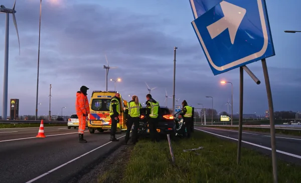 Crash op A27 bij Nieuwegein, twee ouderen naar ziekenhuis