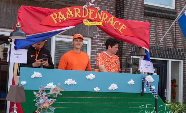 Nieuwegein kleurde oranje, maar wie waren er al om 03.00 uur op pad?