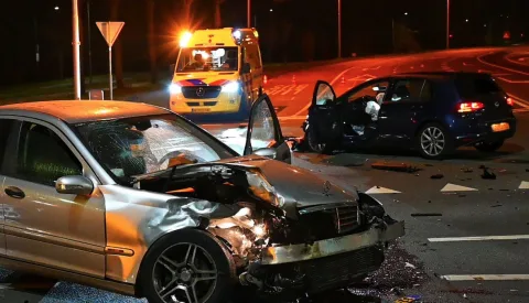 Politie onderzoekt oorzaak van aanrijding op Houtenseweg in Nieuwegein