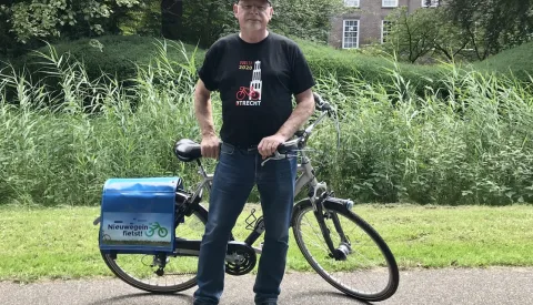 Fietsposters van Martin Minjon drie maanden te zien in De Componist