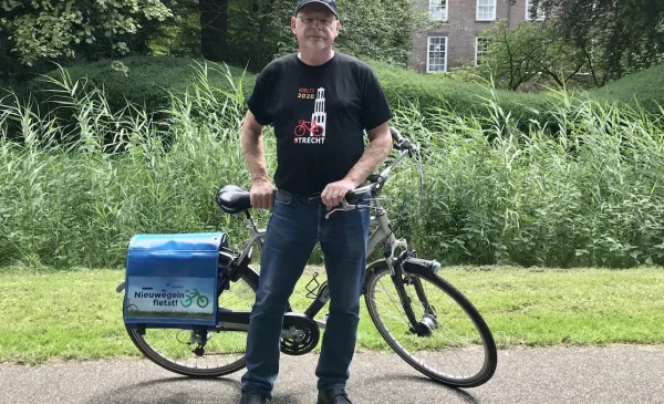 Fietsposters van Martin Minjon drie maanden te zien in De Componist