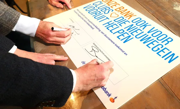 SV Parkhout geeft oude kleedkamers nieuwe toekomst met steun van Rabobank