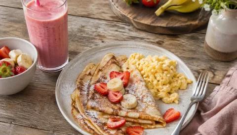 Koken met PEN: ‘Ontbijt met flensjes, roerei en aardbei banaan smoothie’