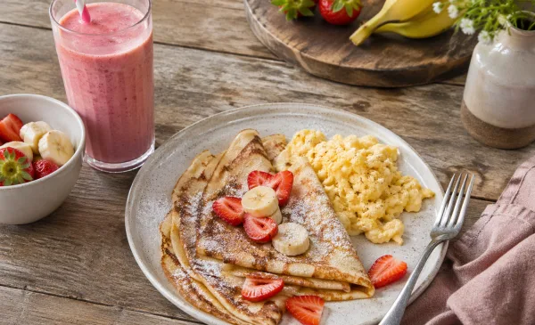 Koken met PEN: ‘Ontbijt met flensjes, roerei en aardbei banaan smoothie’