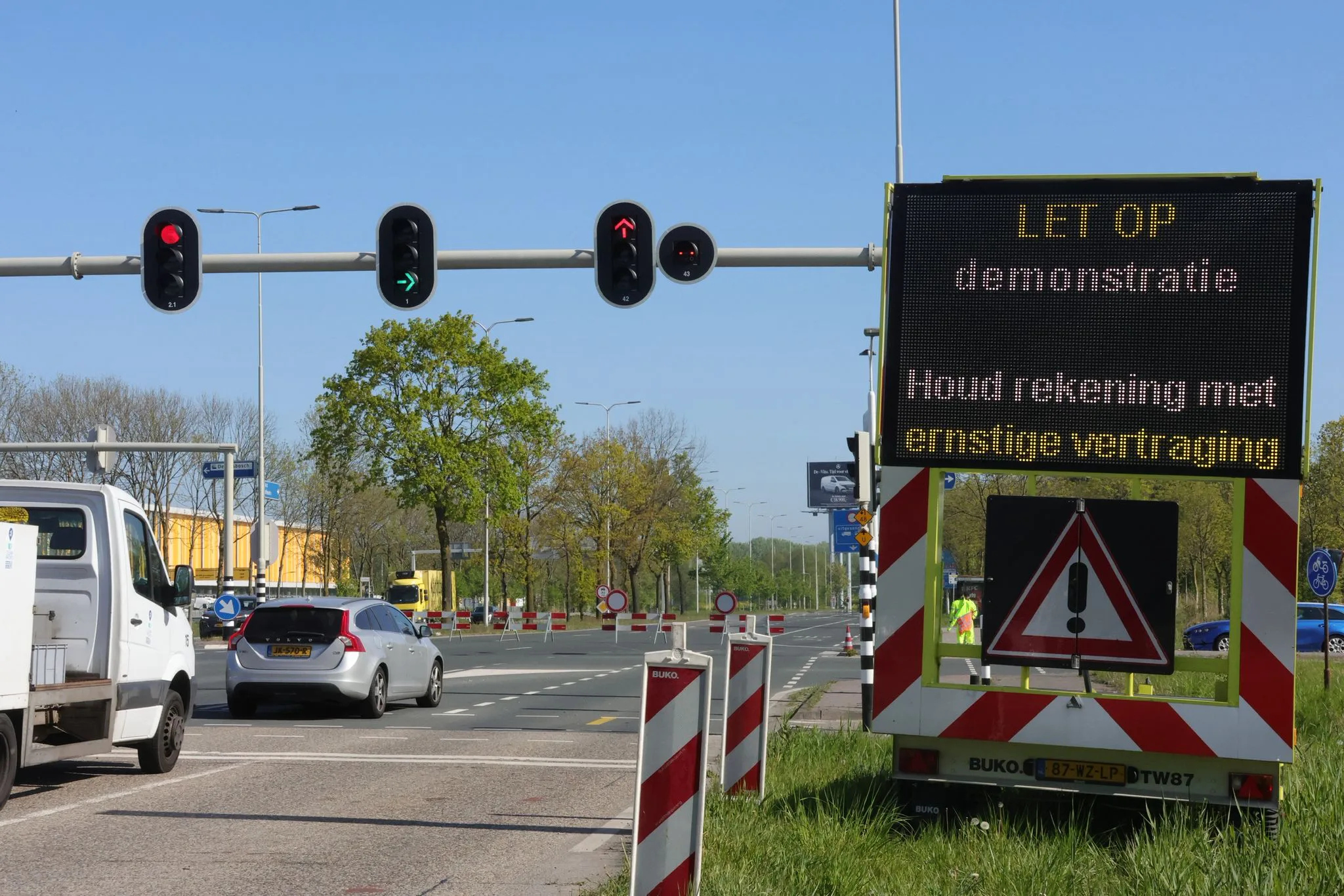 Rotonde laagraven afgezet