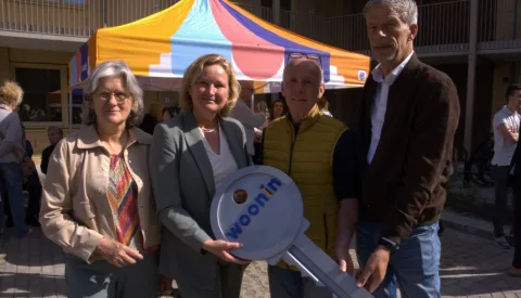 Feest in Galecop, eerste bewoners krijgen sleutel van De Herder