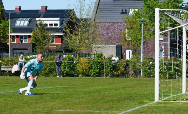 Paal staat Parkhout in de weg, april eindigt zonder zege