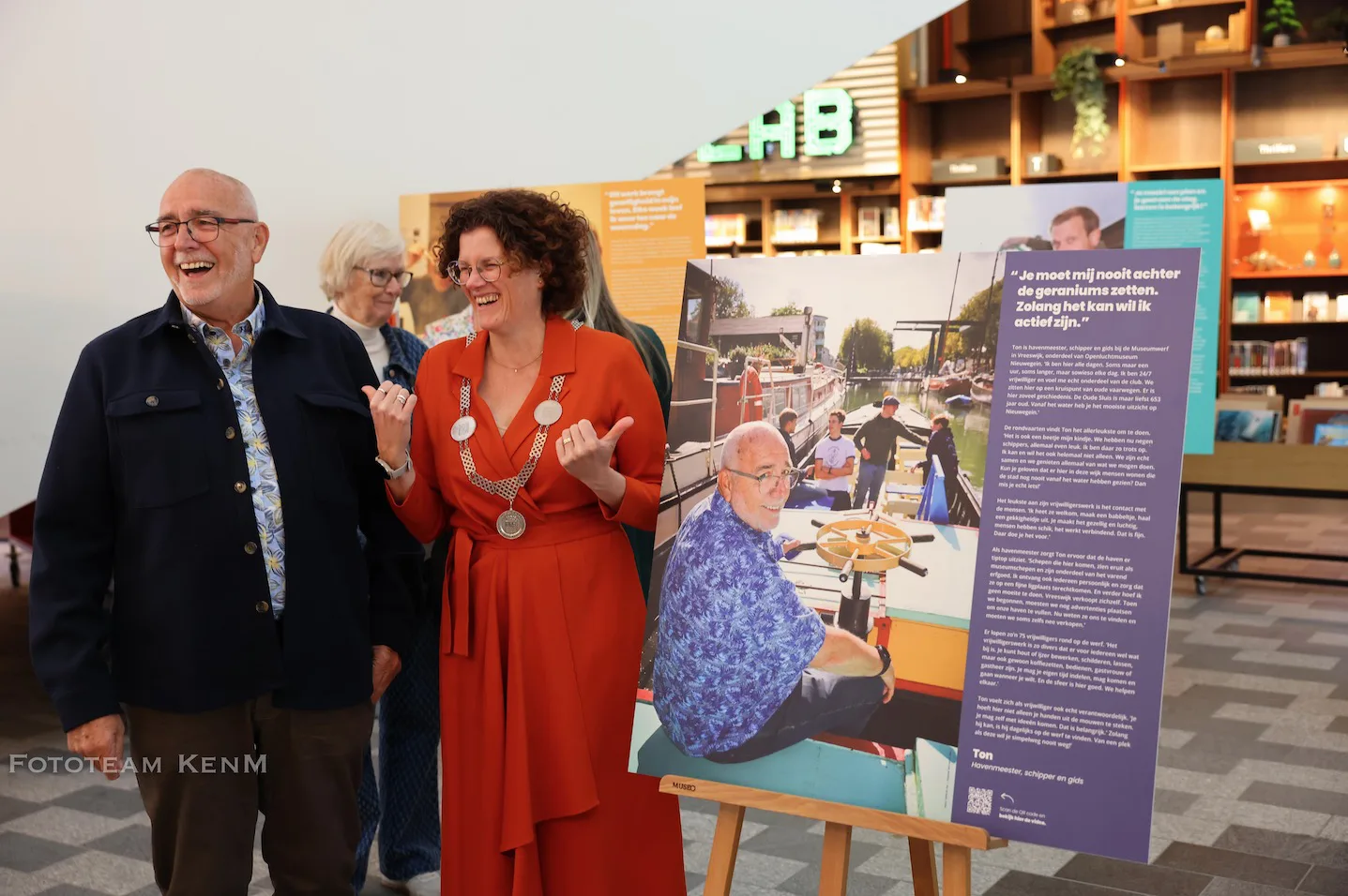 Vrijwilliger Ton in Stadshuis met burgemeester