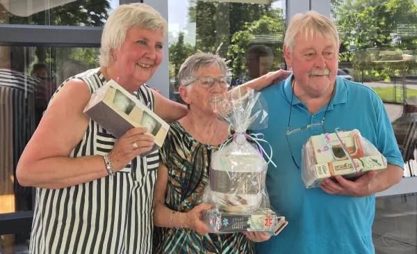 Zon, jeu de boules en asperges: Tonnie van den Hoek pakt winst bij PVN
