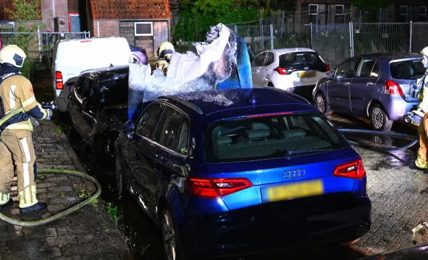 Weer raak in Nieuwegein: twee auto’s zwaar beschadigd bij nachtelijke brand