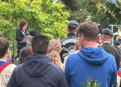 Video update: Ruim 400 Nieuwegeiners staan stil bij vrijheid aan de Nedereindseweg