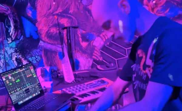 Oorvolt keert na veertien jaar terug op het podium tijdens experimentele muziekmiddag in ZeepLAB